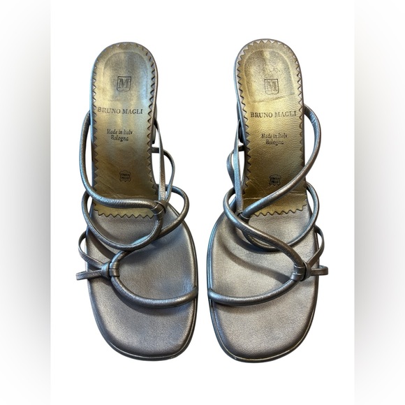 Bruno Magli Cher Silver Sandals with Block Heel, Vintage 1998, Size 8.5, Luxury - Picture 5 of 9